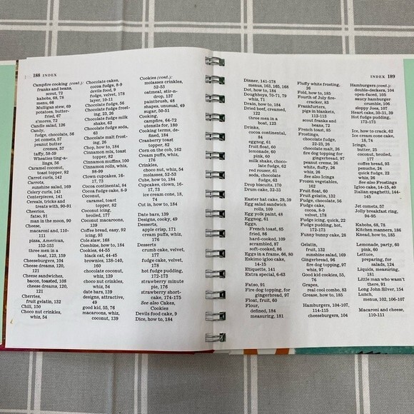 Betty Crockers Cook Book for Boys & Girls Disney A Groovy Smoothie Recipe Book - Picture 5 of 6